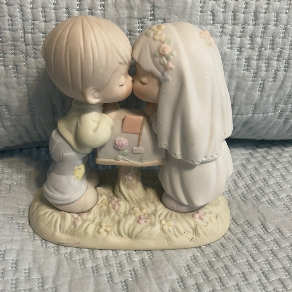 Precious Moments Sealed with a kiss!